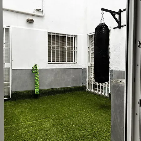 Modern In Center Near Train And Bus Station Apartment